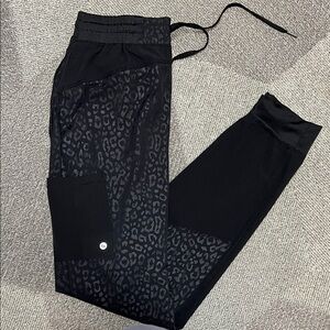 BARCO Black Leopard Print Scrub Joggers Medium Tall NWOT